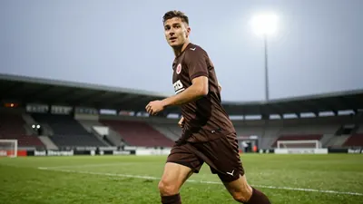 Der FC St. Pauli trifft am Samstagabend auf Hannover 96, wobei Trainer Marcel Rapp erstmals auf seinen Kollegen Sandro...