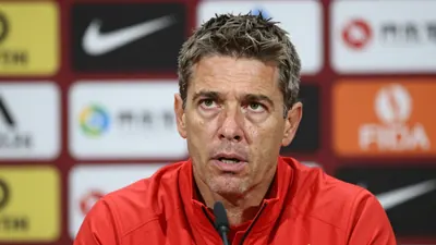 Trainer Marcel Rapp will beim FC St. Pauli keine neuen Spieler verpflichten, sondern die vorhandenen verbessern