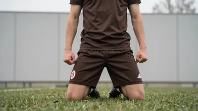 FC St. Pauli-Fans wurden beim 1:1 beim Aufsteiger Energie Cottbus mit beleidigenden Spruchbändern konfrontiert, worauf...