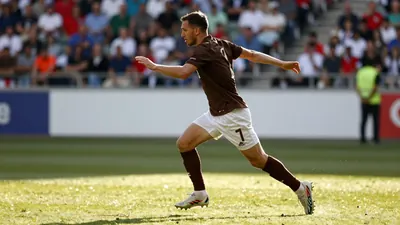 FC St. Pauli: Louis Oppie und Arkadiusz Pyrka von FC St